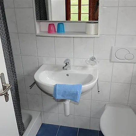 Schonried Sleeps 6 Wifi Апартаменты Гштад